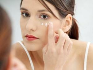 Il prodotto dell'azienda "Evalar": "Tsi-Klim" - una crema per il viso che preserva la giovinezza della pelle