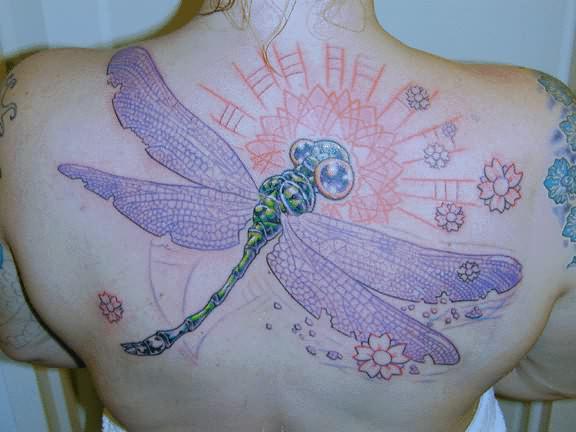 Il significato della libellula nell'arte del tatuaggio