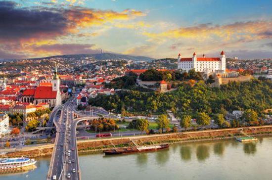 Come arrivare da Vienna a Bratislava e ritorno: migliori percorsi e percorsi
