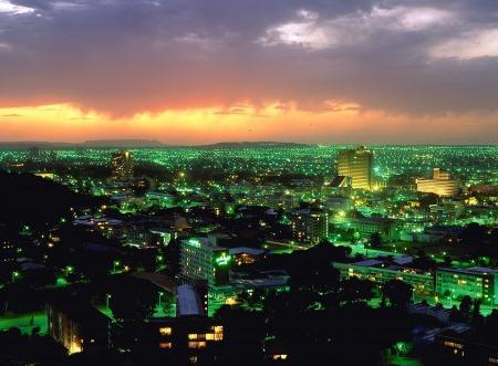 La capitale del Sudafrica è Pretoria, Bloemfontein o Cape Town?