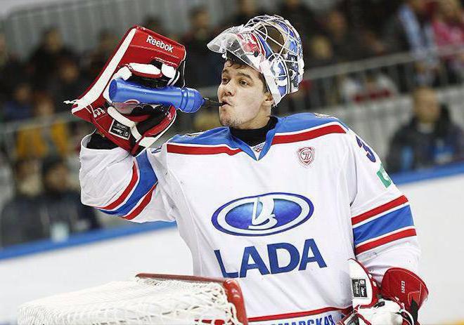 Giocatore di hockey Ilya Ezhov